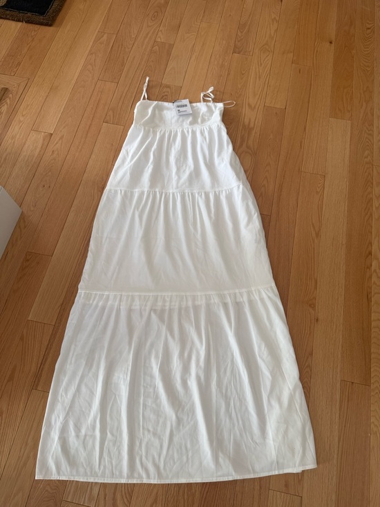 Princess Polly Dresses & Skirts - Princess Polly White Tiered Maxi Dress with Spaghetti Straps